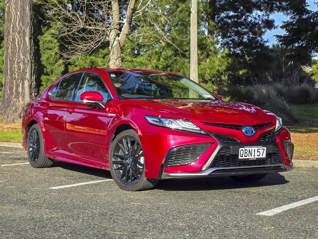 2023 Toyota Camry SX Hybrid - Toyota NZ