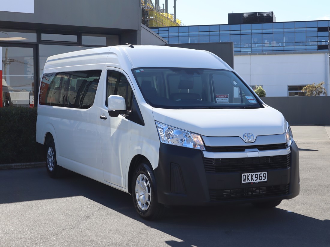 Toyota van 10 seater fashion