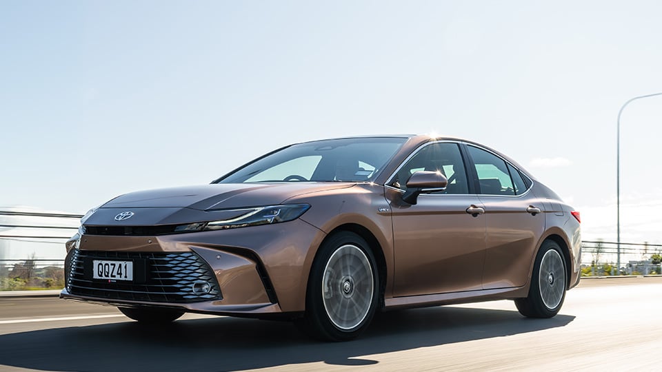 Camry Hybrid ZR 960x540